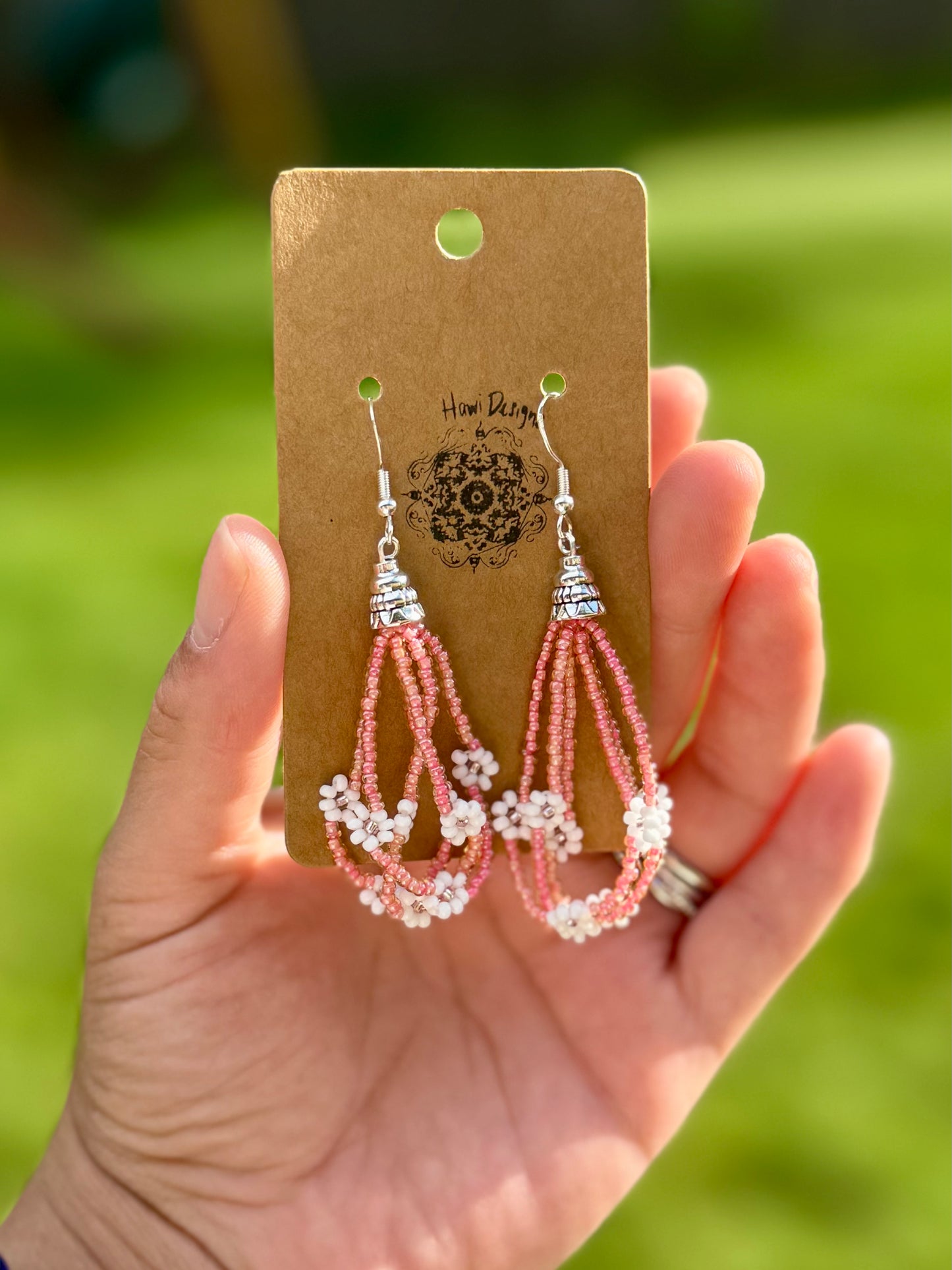 Peach with White Daisy Earrings